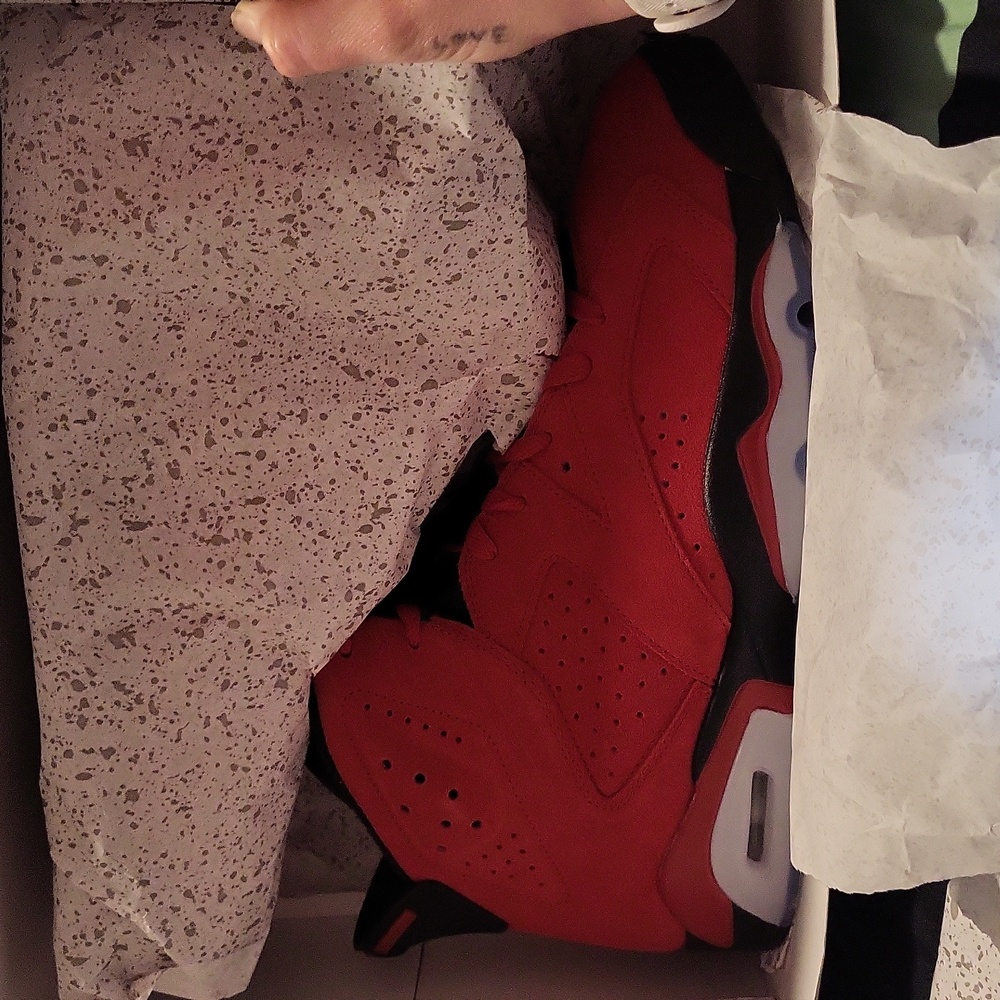 Jordans 6 Retro Toro Bravo